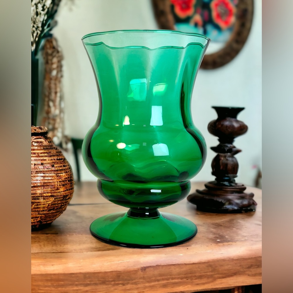Empoli vintage green swirl design glass vase